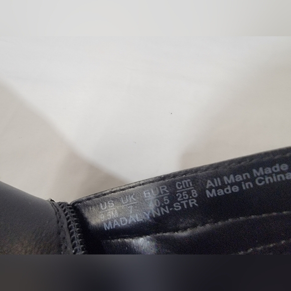 Naturalizer Madalynn Strap Water Repellent Ankle Lug Bootie Size 9.5 - Picture 11 of 11